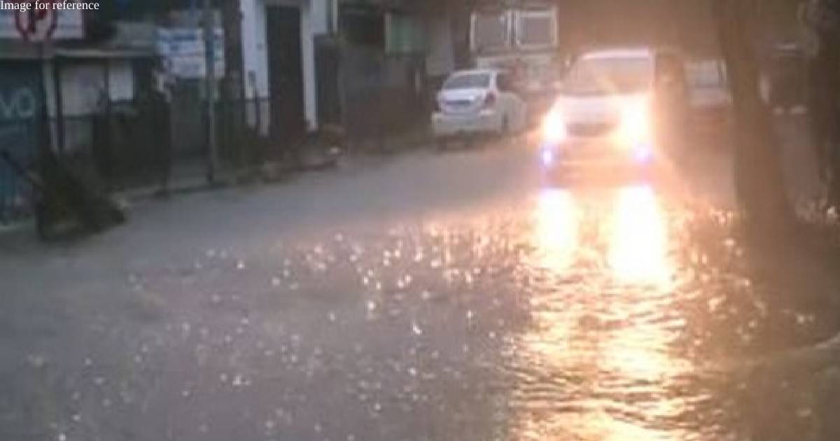 Heavy rains lash Mumbai, its suburbs amid orange alert leading to water logging, traffic snarls